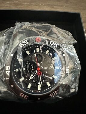 Star Wars Dart Vader invicta chronograph